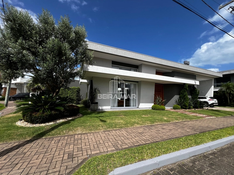 Casa de alto padrão  no condomínio fechado Sea Coast em Xangri-lá!