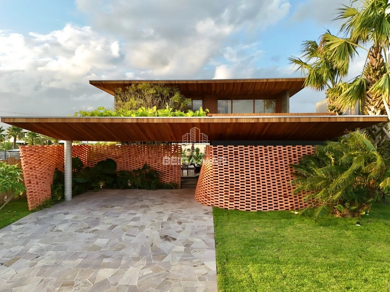 Sobrado beira lago á venda Condomínio Celebration!