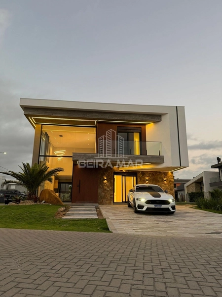 Sobrado com uma localização privilegiada!