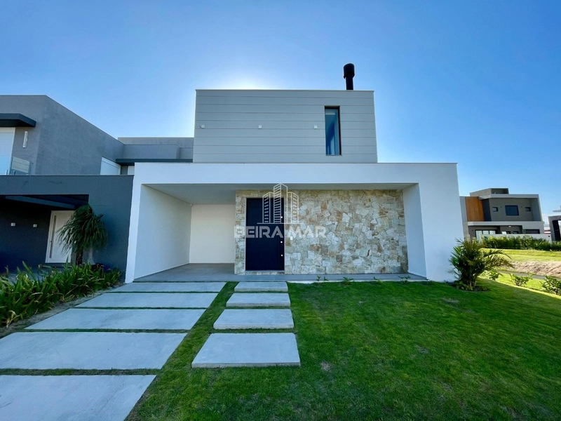 Casa no Condomínio Blue beira lago!