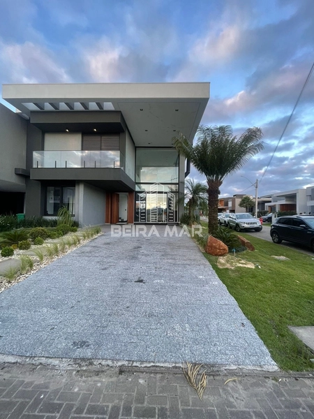 Sobrado no Condomínio Blue!