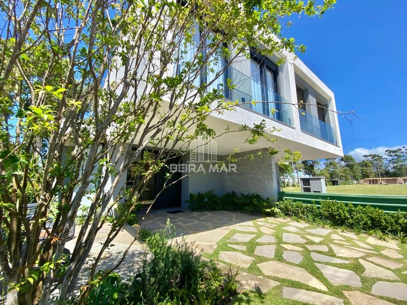 Excelente Sobrado à venda no Condomínio Amaná Atlântida em Xangri-La!