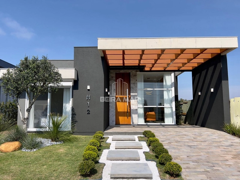 Próximo a toda Infraestrutura do Condomínio.