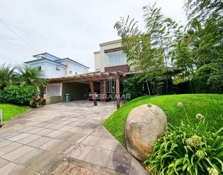 Sobrado no Condomínio Lagos Park!