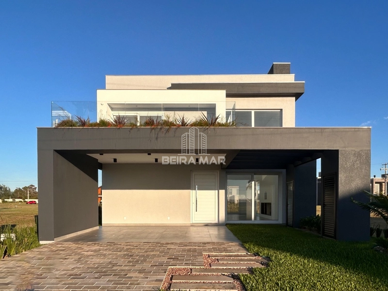 De frente para o mar