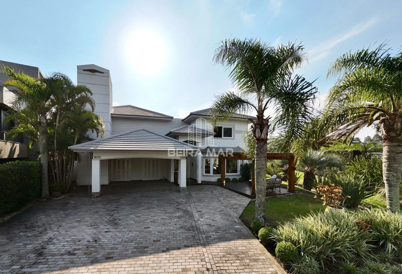 Sobrado no Condomínio Ilhas Park beira lago!