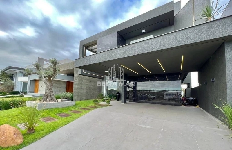 Sobrado no Condomínio Capão Ilhas Resort beira lago!