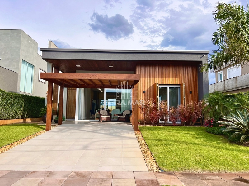 Casa no Condomínio Quintas do Lago!