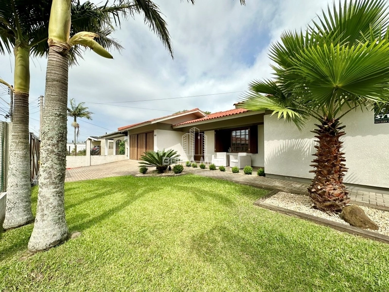 Excelente casa térrea, localizada no Centro, Próxima ao Mar!