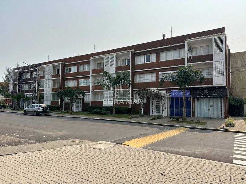 Apartamento junto à praça Central de Atlântida!: 1ª foto da galeria de imagens do imóvel