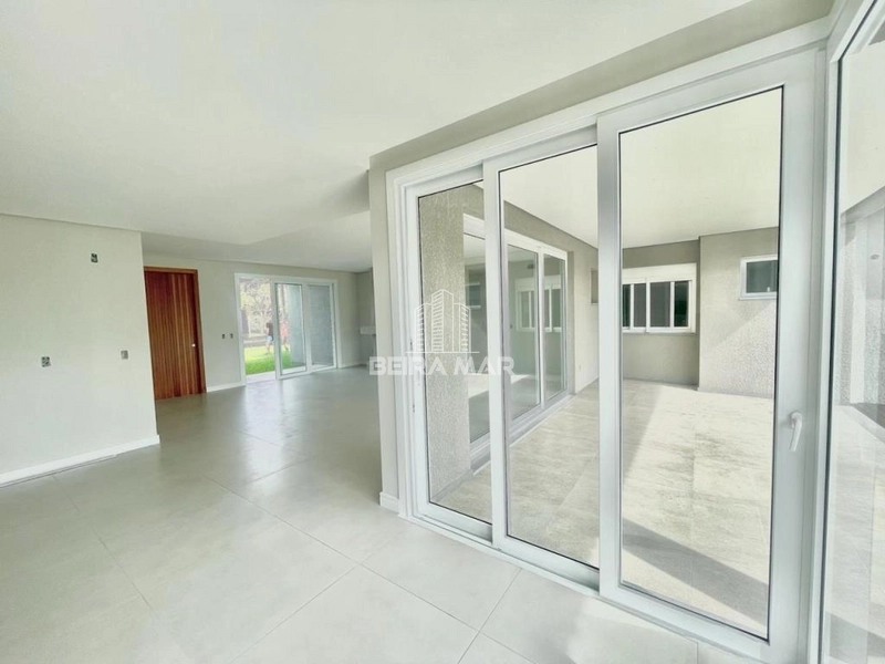 Belíssima casa térrea em  Xangri-lá!: 3ª foto da galeria de imagens do imóvel