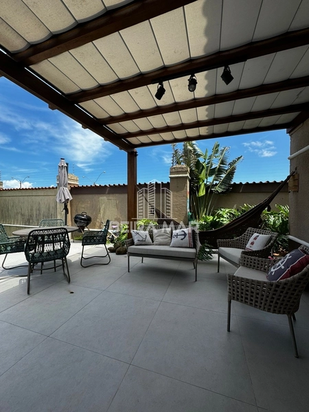 Casa no Condomínio Villas Resort de esquina!