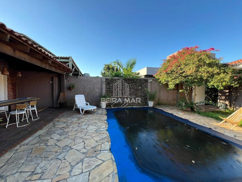 Casa em Xangri-lá  fundos da  Avenida Paraguassu!: 2ª foto da galeria de imagens do imóvel