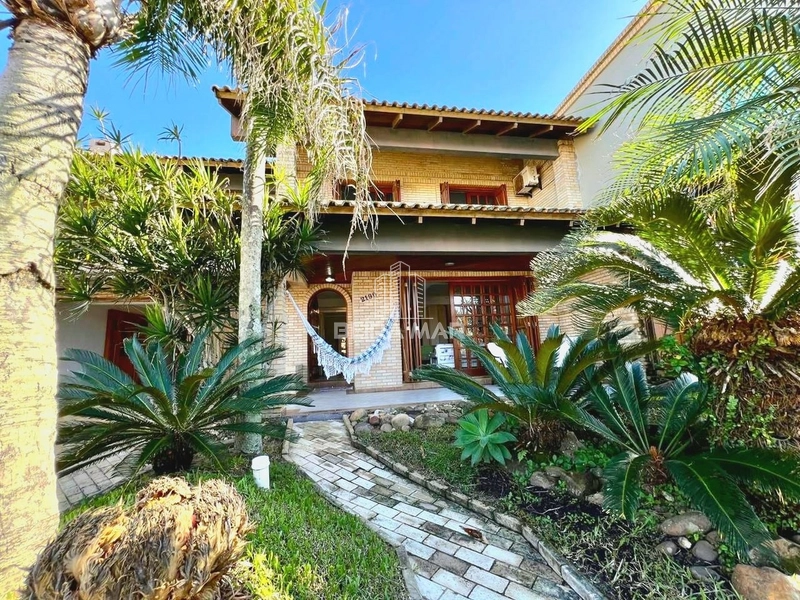 Belíssima casa em Xangrí-la!