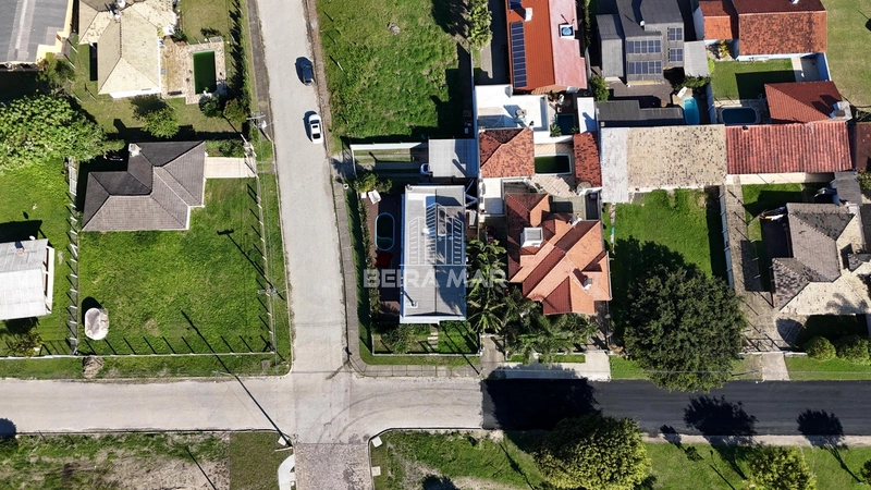 Casa de Esquina em Atlântida: 7ª foto da galeria de imagens do imóvel