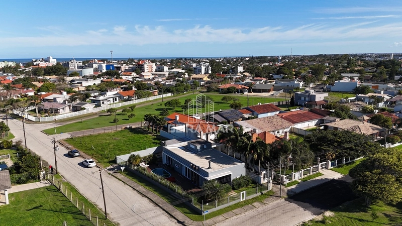 Casa de Esquina em Atlântida: 4ª foto da galeria de imagens do imóvel