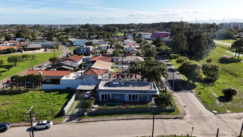 Casa de Esquina em Atlântida: 6ª foto da galeria de imagens do imóvel