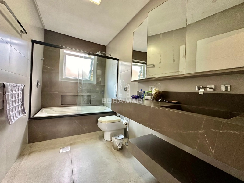 Casa de Esquina em Atlântida: 24ª foto da galeria de imagens do imóvel