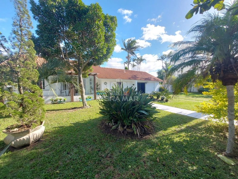 Casa de laje em 02 terrenos no coração de Atlântida.: 6ª foto da galeria de imagens do imóvel