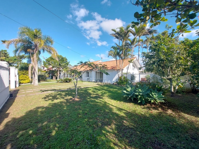 Casa de laje em 02 terrenos no coração de Atlântida.: 2ª foto da galeria de imagens do imóvel