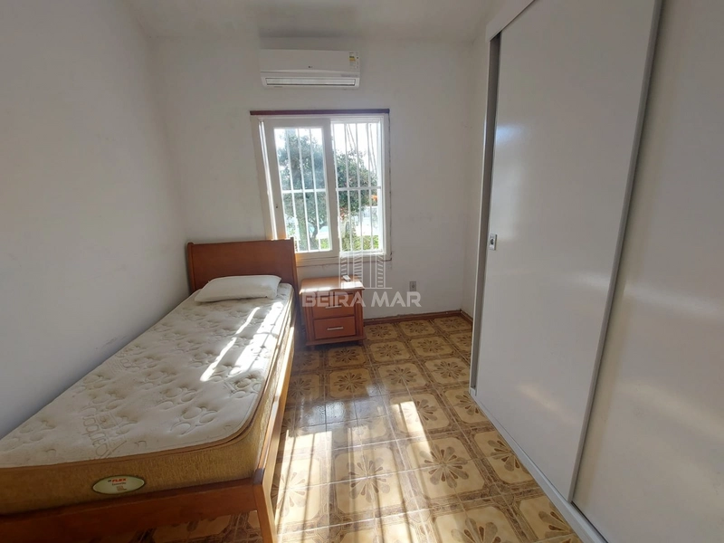 Casa de laje em 02 terrenos no coração de Atlântida.: 8ª foto da galeria de imagens do imóvel