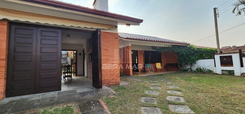 Casa no centro de Xangri-lá.: 1ª foto da galeria de imagens do imóvel