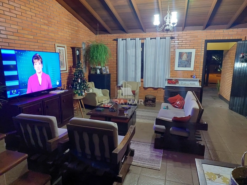 Casa moderna a apenas 400 metros do mar!: 7ª foto da galeria de imagens do imóvel