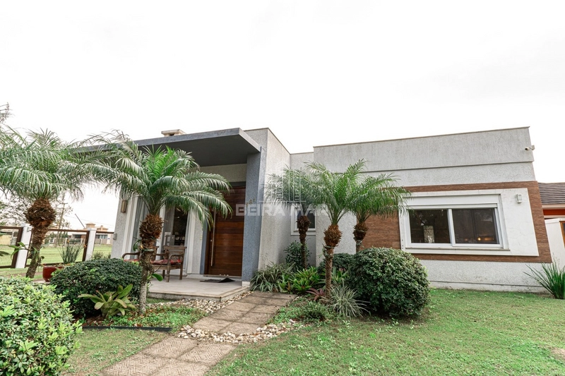 Casa em ótima localização em Atlântida: 3ª foto da galeria de imagens do imóvel