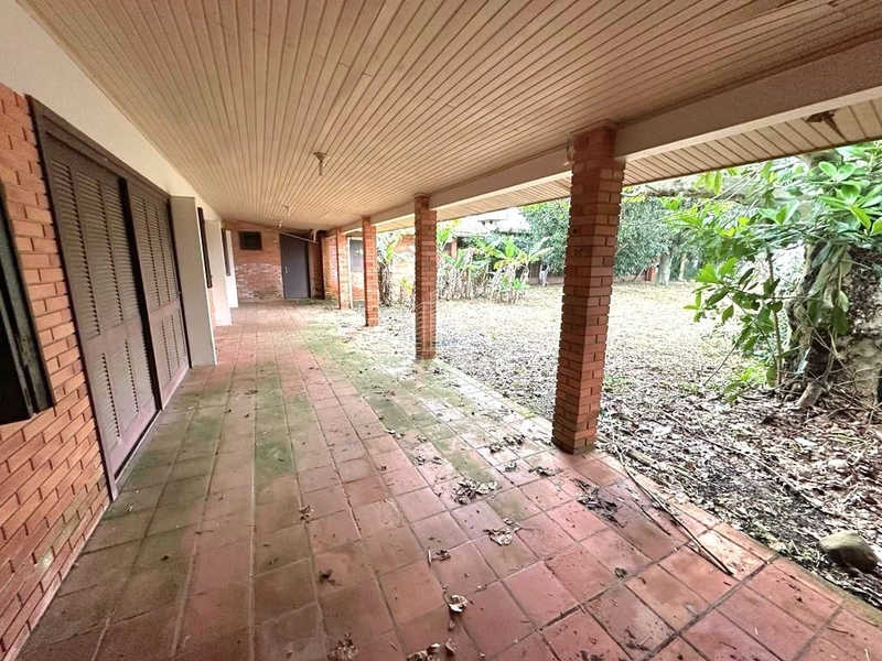 Casa térrea na área central de Atlântida: 30ª foto da galeria de imagens do imóvel