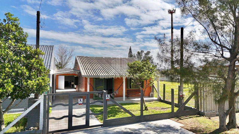 Casa a 2 quadras do mar: 1ª foto da galeria de imagens do imóvel