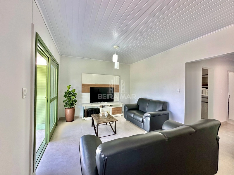 Casa a 2 quadras do mar: 14ª foto da galeria de imagens do imóvel