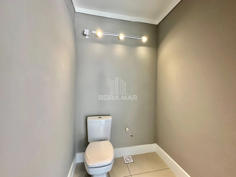 Loja Comercial: 7ª foto da galeria de imagens do imóvel