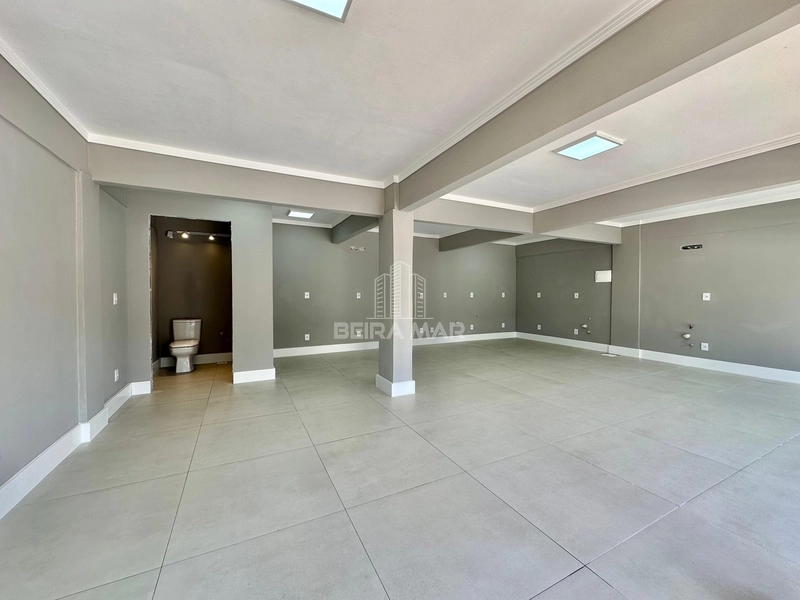 Loja Comercial: 6ª foto da galeria de imagens do imóvel