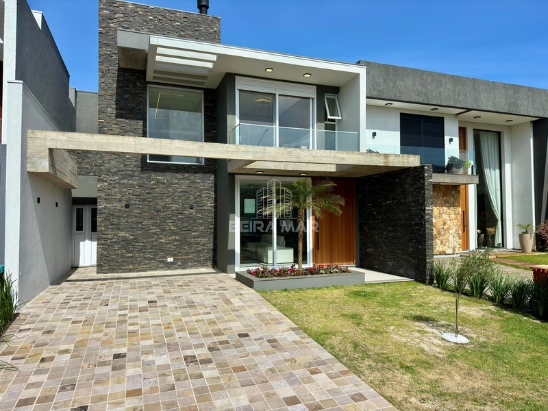 Sobrado em Condomínio