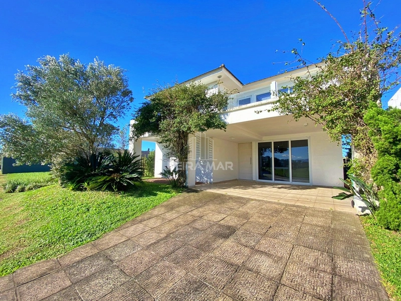 Sobrado em Condomínio