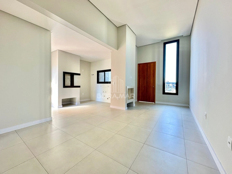 CASA À VENDA NO JARDIM BEIRA MAR, PRÓXIMO AO MAR: 4ª foto da galeria de imagens do imóvel