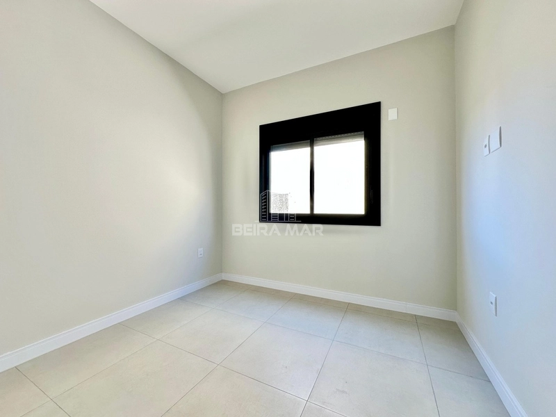 CASA À VENDA NO JARDIM BEIRA MAR, PRÓXIMO AO MAR: 14ª foto da galeria de imagens do imóvel