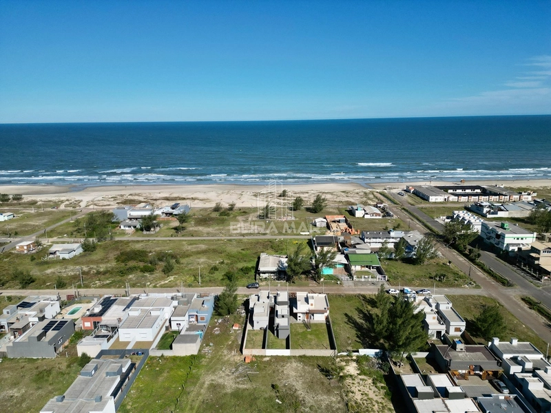 CASA À VENDA NO JARDIM BEIRA MAR, PRÓXIMO AO MAR: 19ª foto da galeria de imagens do imóvel
