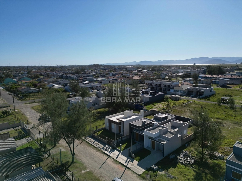 CASA À VENDA NO JARDIM BEIRA MAR, PRÓXIMO AO MAR: 20ª foto da galeria de imagens do imóvel