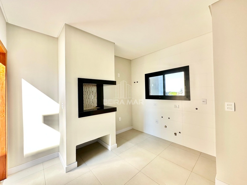 CASA À VENDA NO JARDIM BEIRA MAR, PRÓXIMO AO MAR: 6ª foto da galeria de imagens do imóvel