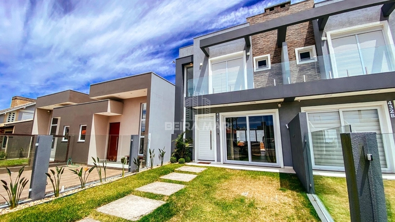 Duplex frente leste totalmente mobiliado e somente 2 quadras do mar!: 2ª foto da galeria de imagens do imóvel