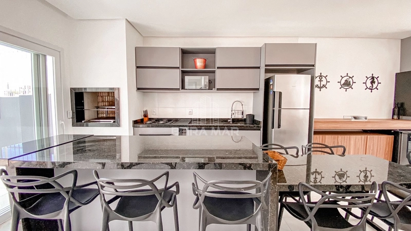 Duplex frente leste totalmente mobiliado e somente 2 quadras do mar!: 4ª foto da galeria de imagens do imóvel