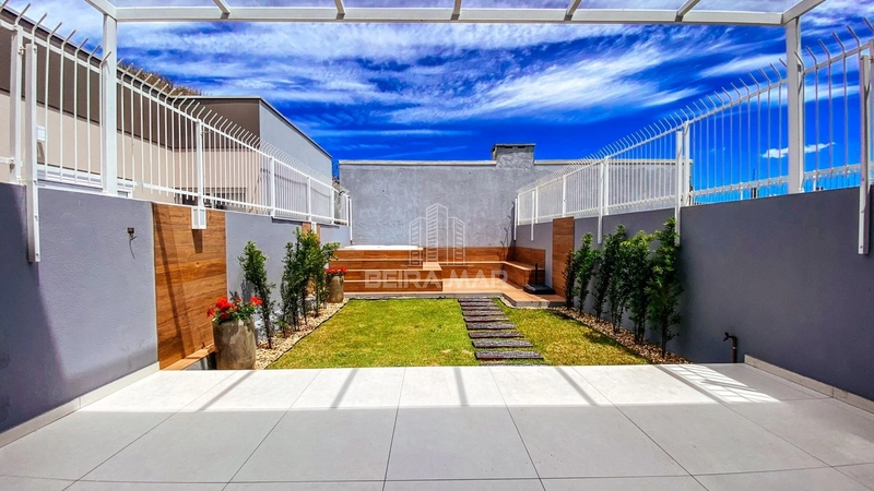 Duplex frente leste totalmente mobiliado e somente 2 quadras do mar!: 7ª foto da galeria de imagens do imóvel