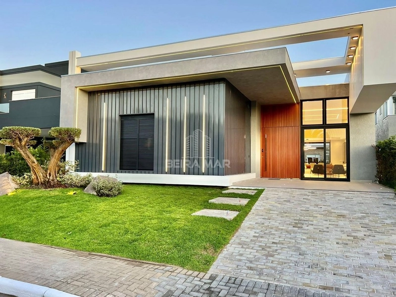 Luxuosa Casa à Venda – 243m² de Puro Conforto e Sofisticação!