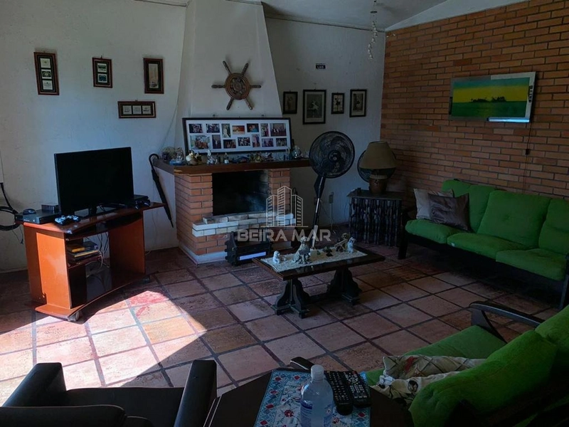 Casa Exclusiva à Venda em Xangri-Lá – Espaço, Conforto e Lazer: 3ª foto da galeria de imagens do imóvel
