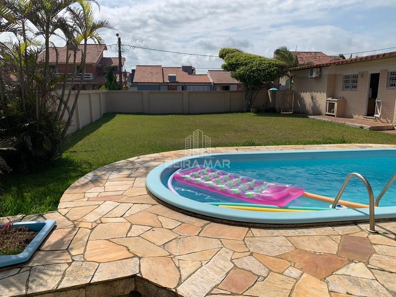 Casa Exclusiva à Venda em Xangri-Lá – Espaço, Conforto e Lazer: 7ª foto da galeria de imagens do imóvel