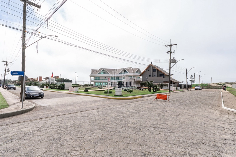 Mansão em Atlântida: 3ª foto da galeria de imagens do imóvel