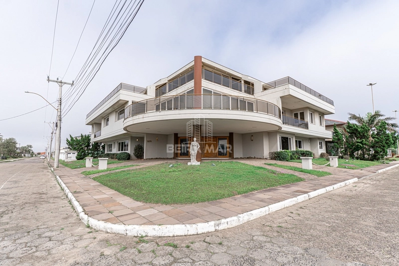 Mansão em Atlântida: 2ª foto da galeria de imagens do imóvel