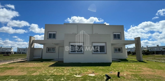 Casa em Condomínio Beira lago