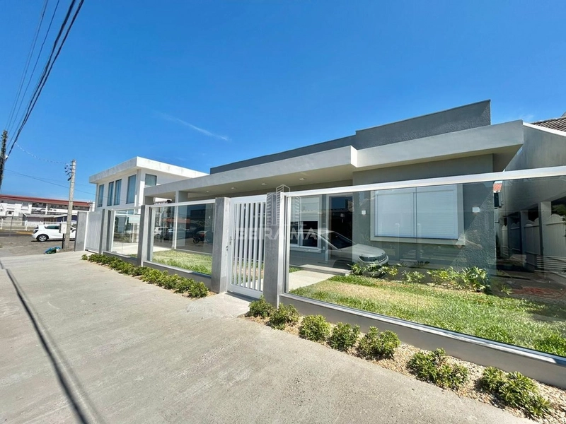 Linda Casa à Venda em Atlântida, Xangri-Lá.